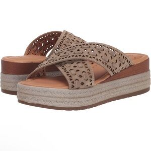 Bella Vita Women's Exa Italy Wedge Sandal. NIB